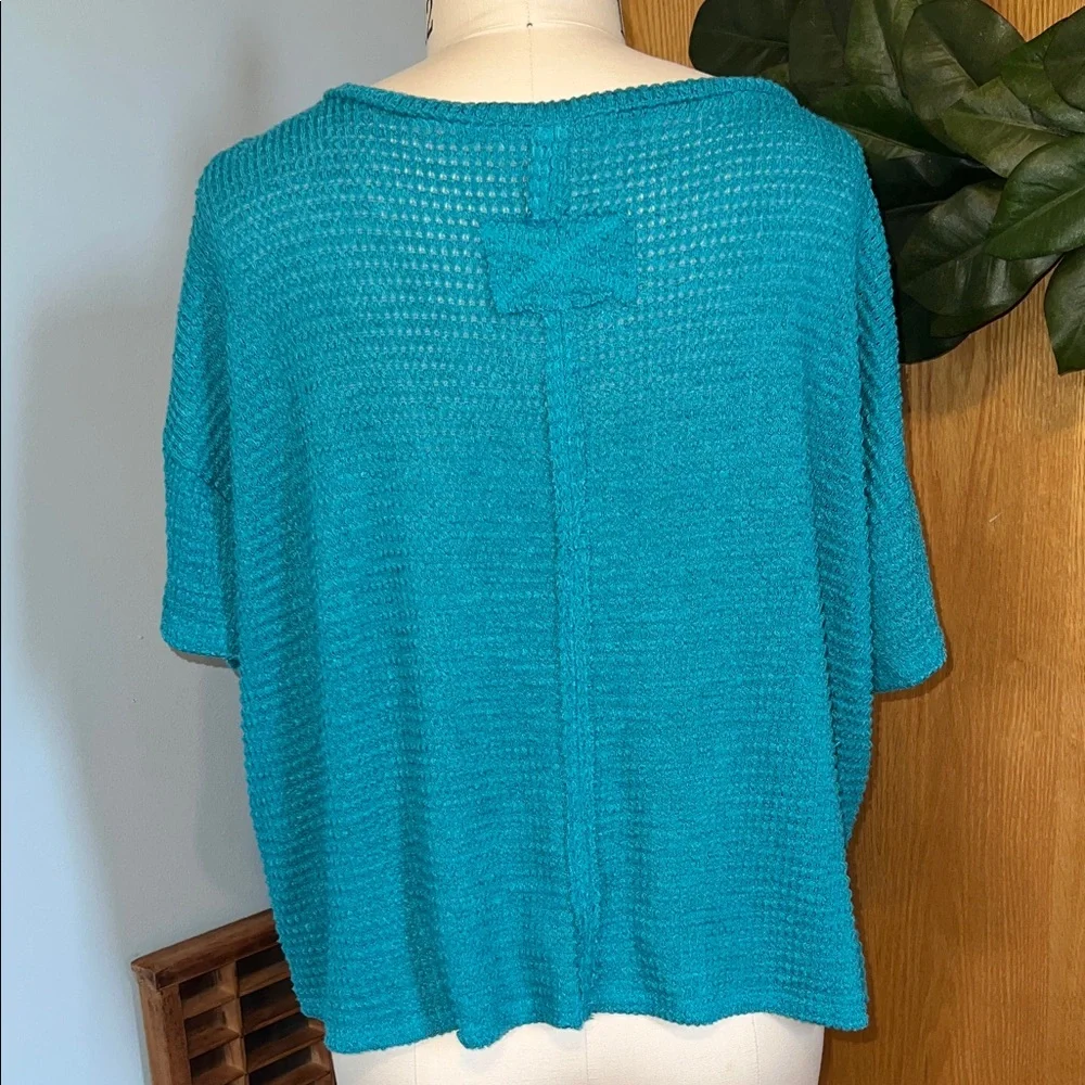 Zenana V-Neck Top Women L/XL‎ Teal Blue Excellent Textured Open Knit Bow Back - Picture 3 of 9
